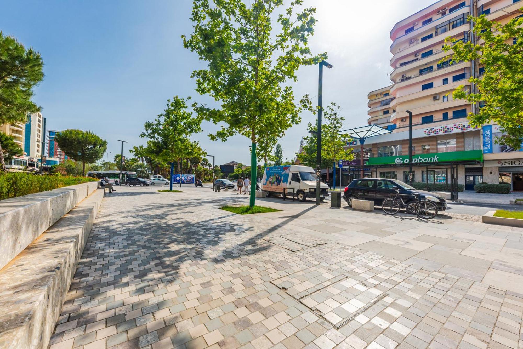 City Center Apartments By Kondo Stays Влёра Экстерьер фото
