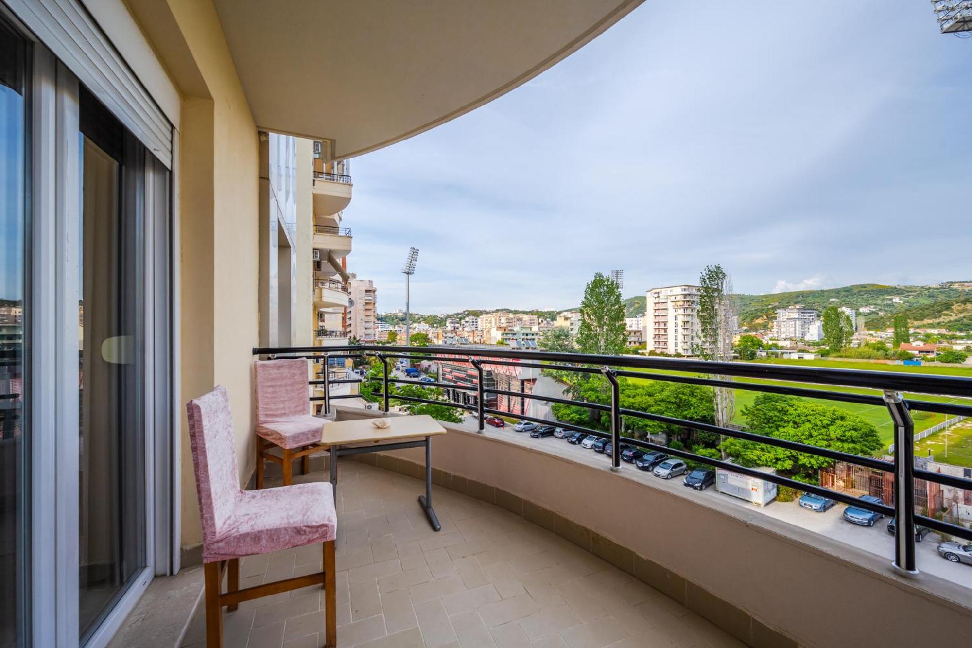 City Center Apartments By Kondo Stays Влёра Экстерьер фото
