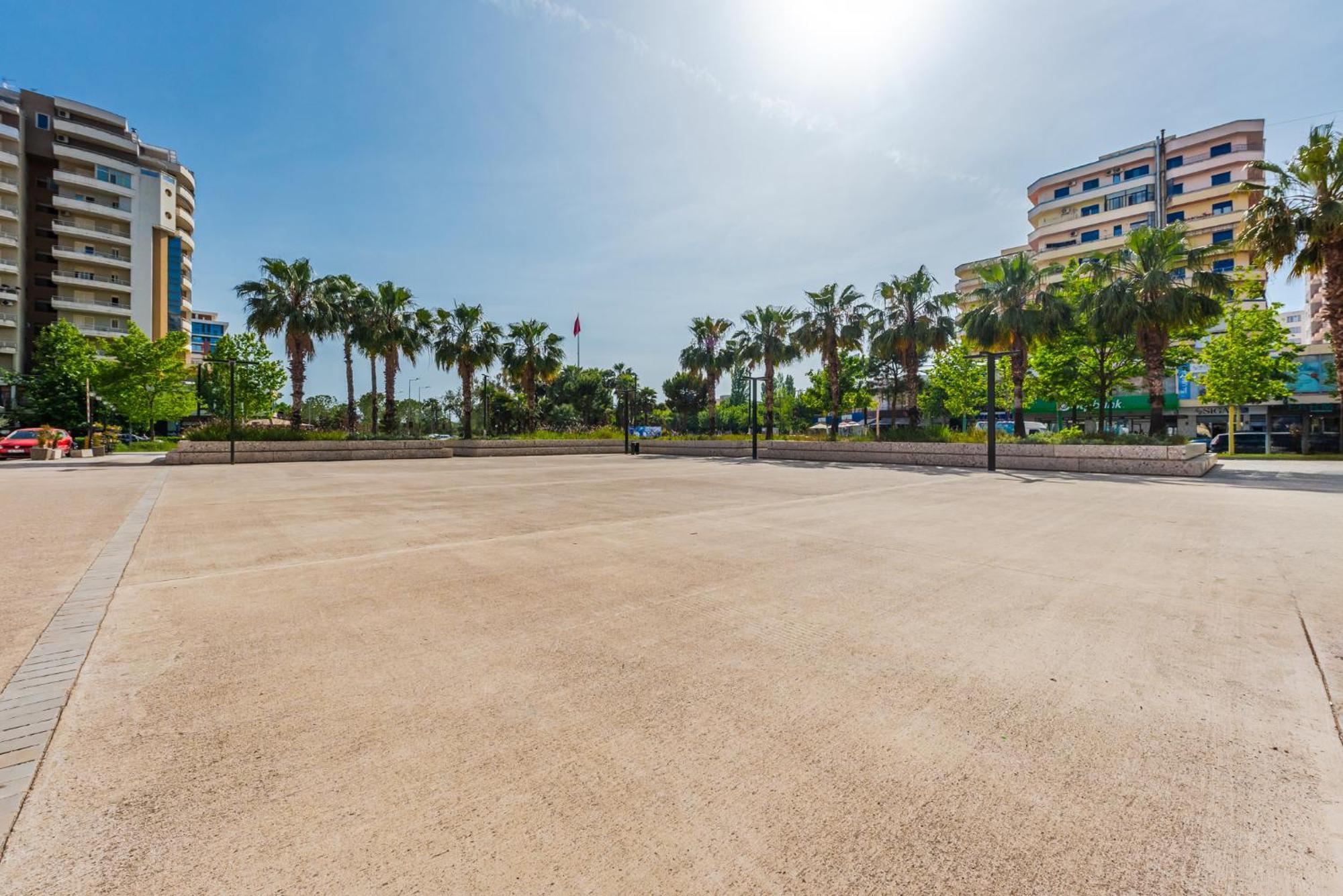 City Center Apartments By Kondo Stays Влёра Экстерьер фото
