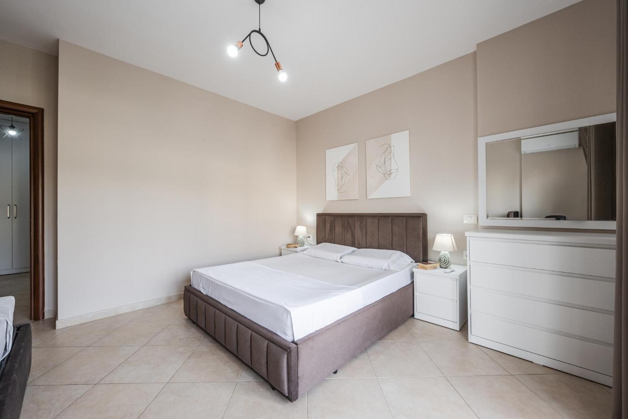 City Center Apartments By Kondo Stays Влёра Экстерьер фото