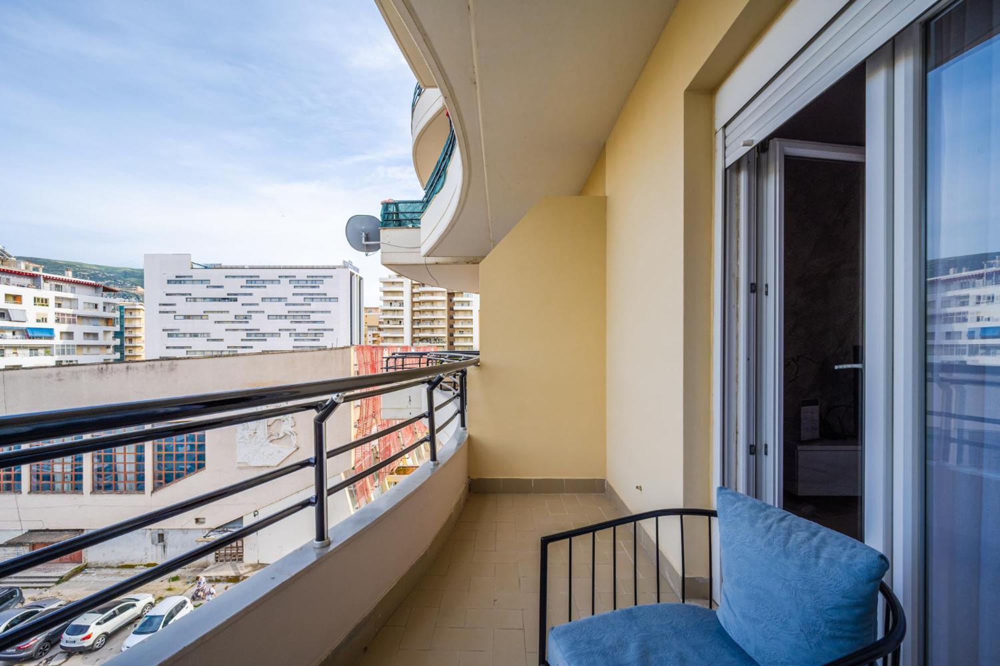 City Center Apartments By Kondo Stays Влёра Экстерьер фото