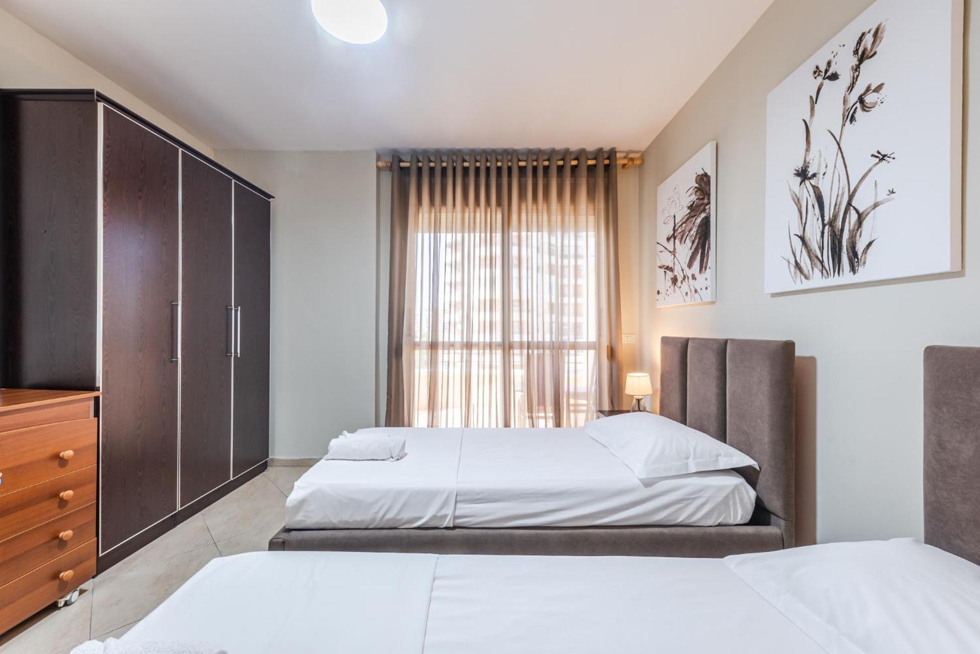 City Center Apartments By Kondo Stays Влёра Экстерьер фото