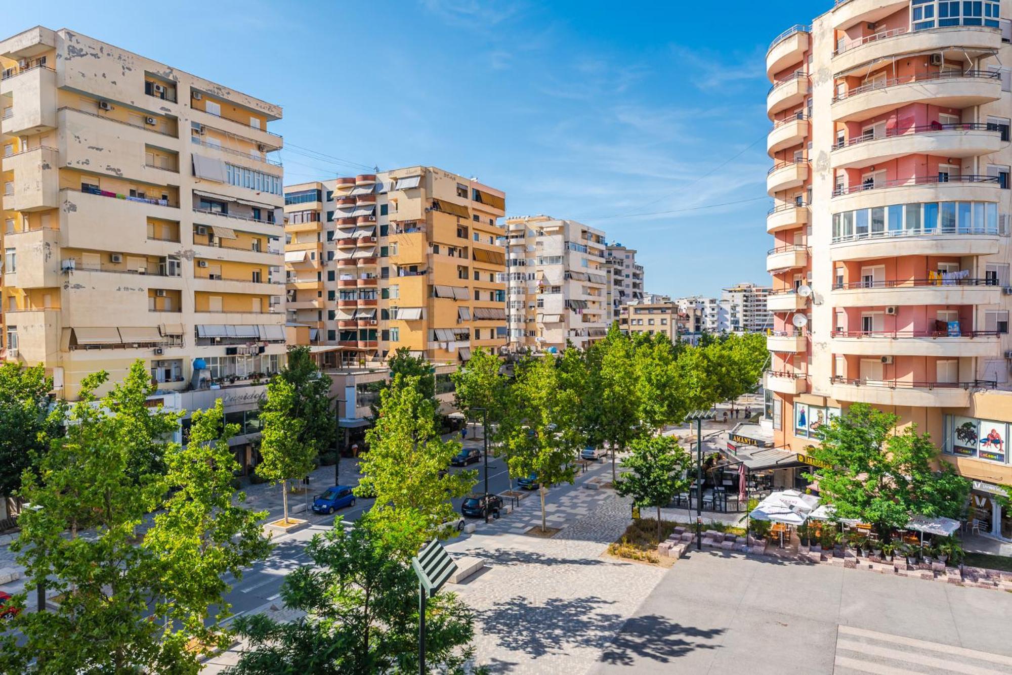 City Center Apartments By Kondo Stays Влёра Экстерьер фото